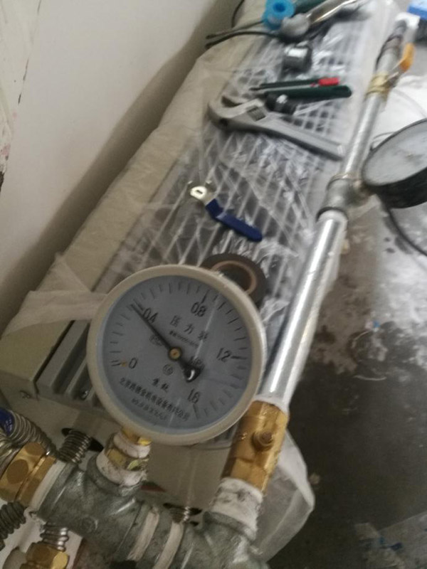 空氣源熱泵室內管道安裝 空氣源熱泵室內管道安裝